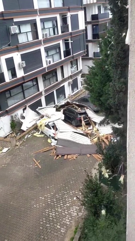 Kocaeli’de sadece bir mahallede 186 evin çatısı uçtu, hasar tespit çalışmaları devam ediyor