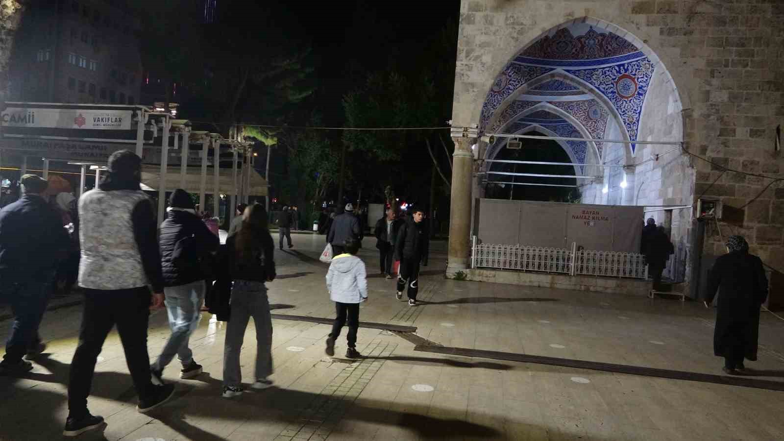 Miraç Kandili’nde Antalya’da camiler doldu