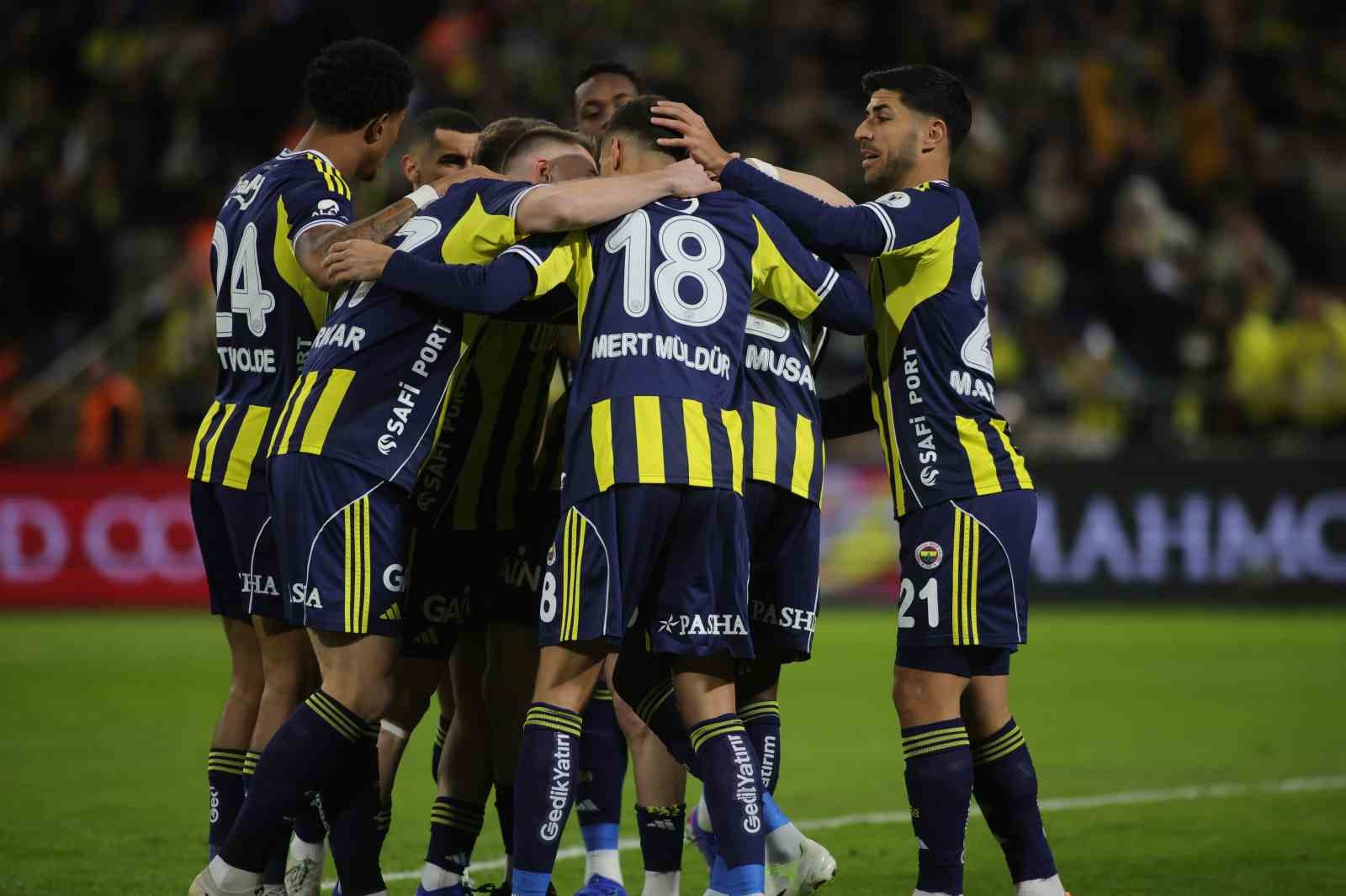 Turkcell Süper Kupa: Fenerbahçe: 1 - Samsunspor: 0 (Maç devam ediyor)