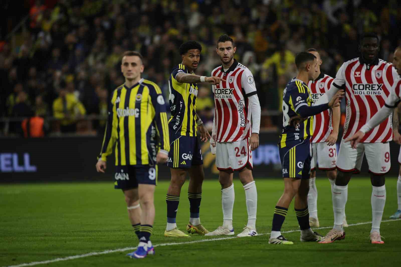 Turkcell Süper Kupa: Fenerbahçe: 1 - Samsunspor: 0 (Maç devam ediyor)