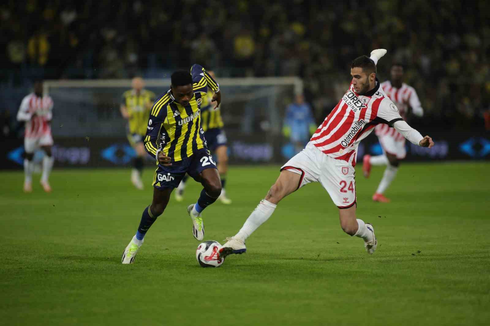 Turkcell Süper Kupa: Fenerbahçe: 1 - Samsunspor: 0 (Maç devam ediyor)