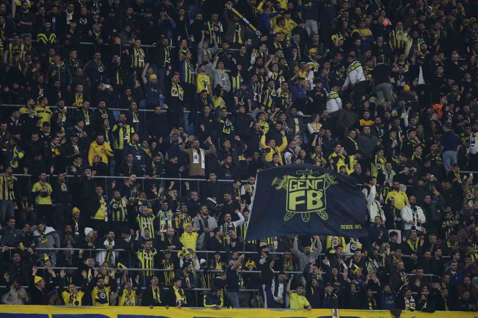 Turkcell Süper Kupa: Fenerbahçe: 1 - Samsunspor: 0 (Maç devam ediyor)