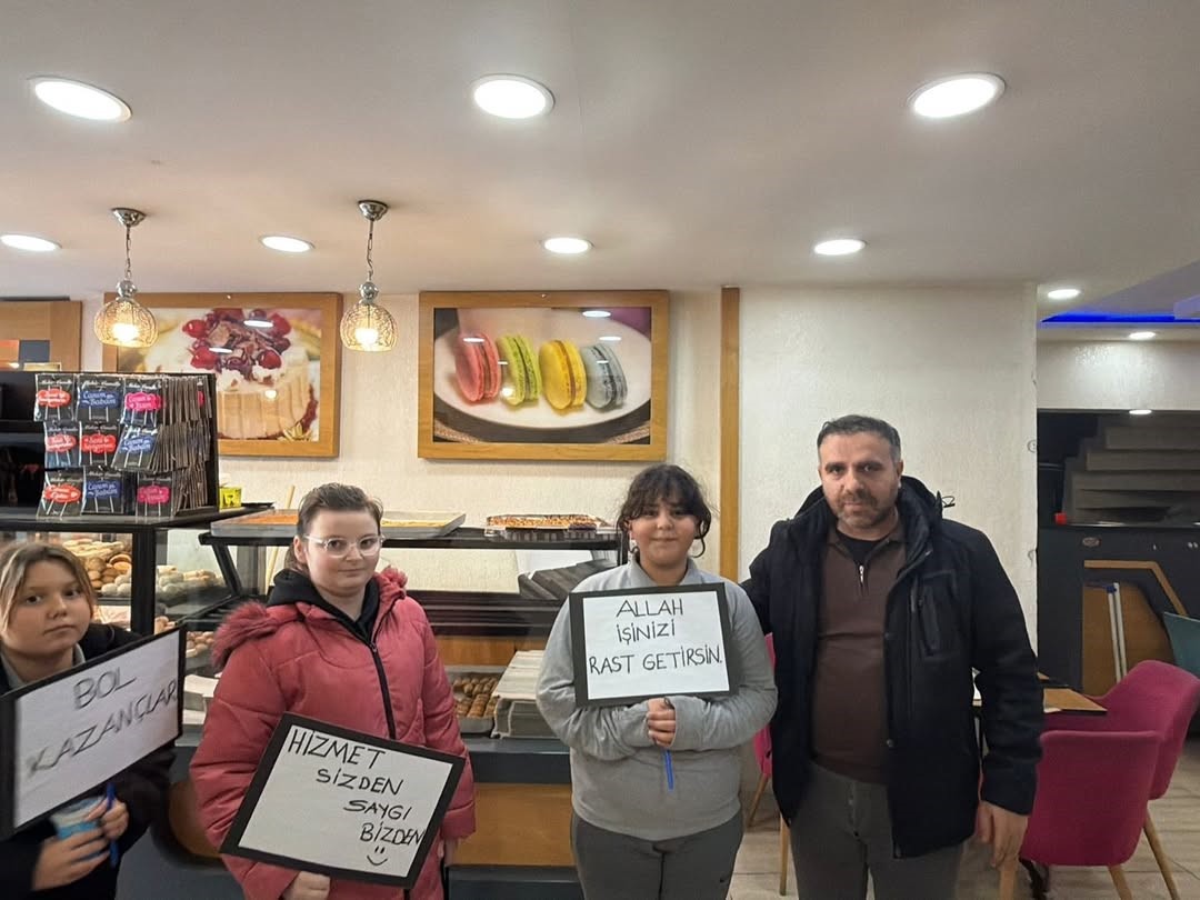 Pınarhisarlı öğrenciler ilçe genelinde selamlaşma kültürünü yaydı