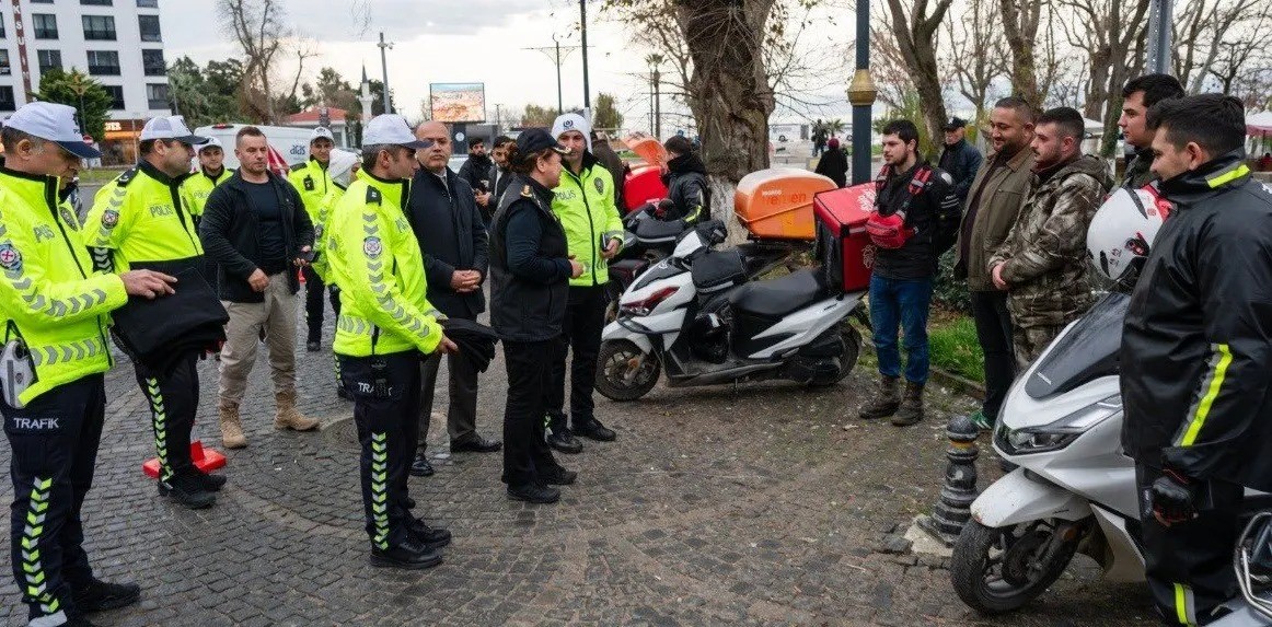 Sinop’ta motosikletli kuryelere hayat kurtaran uyarılar