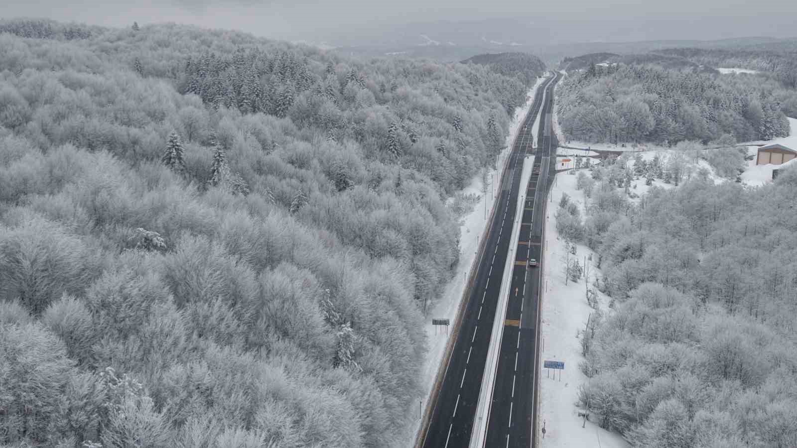 Bolu Dağı’nda yollar açık, kar yağışı ise tipi şeklinde