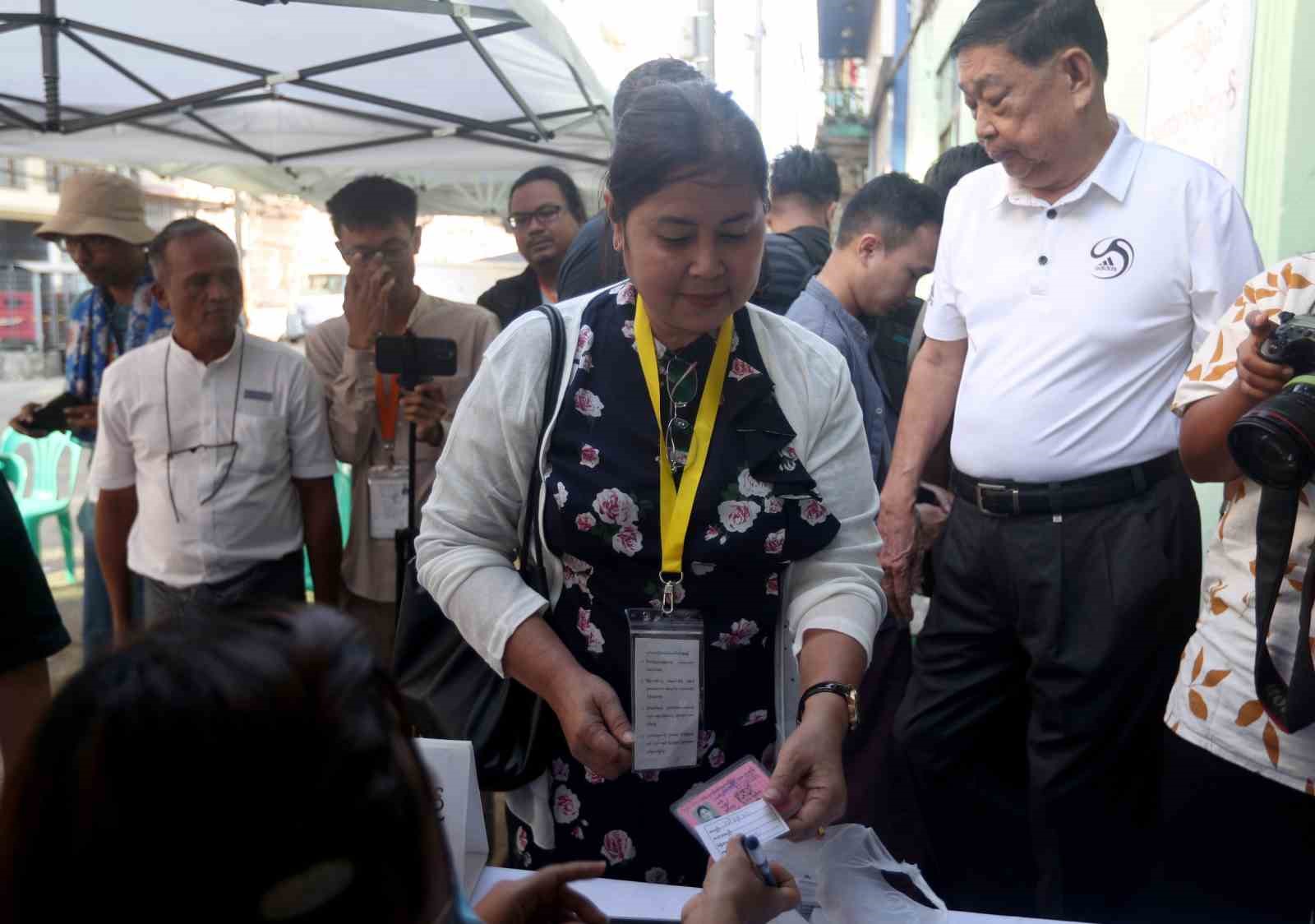 Myanmar’da halk parlamento seçiminin ikinci turu için sandık başında