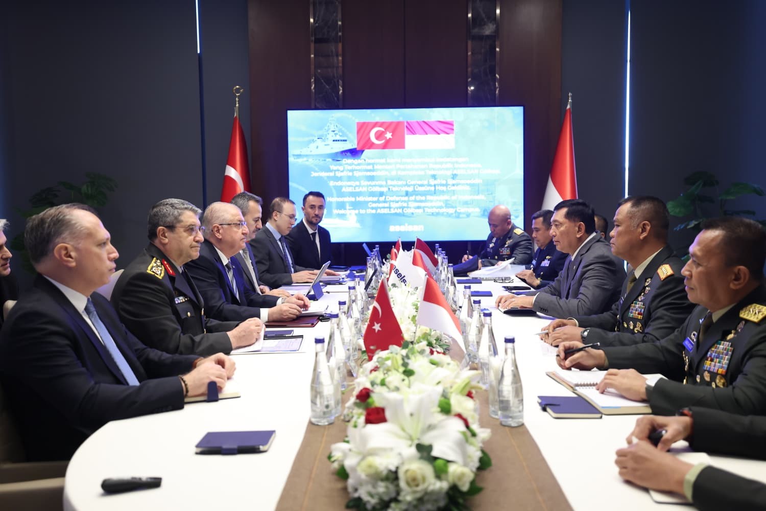 Milli Savunma Bakanı Güler ve Endonezyalı mevkidaşı Sjamsoeddin ile ASELSAN’a ziyaret