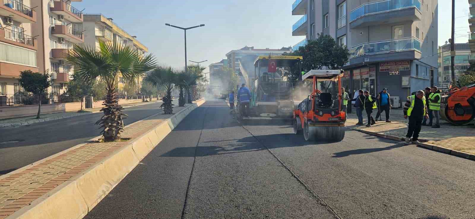 Büyükşehir ‘yol’ mesaisi il genelinde sürüyor