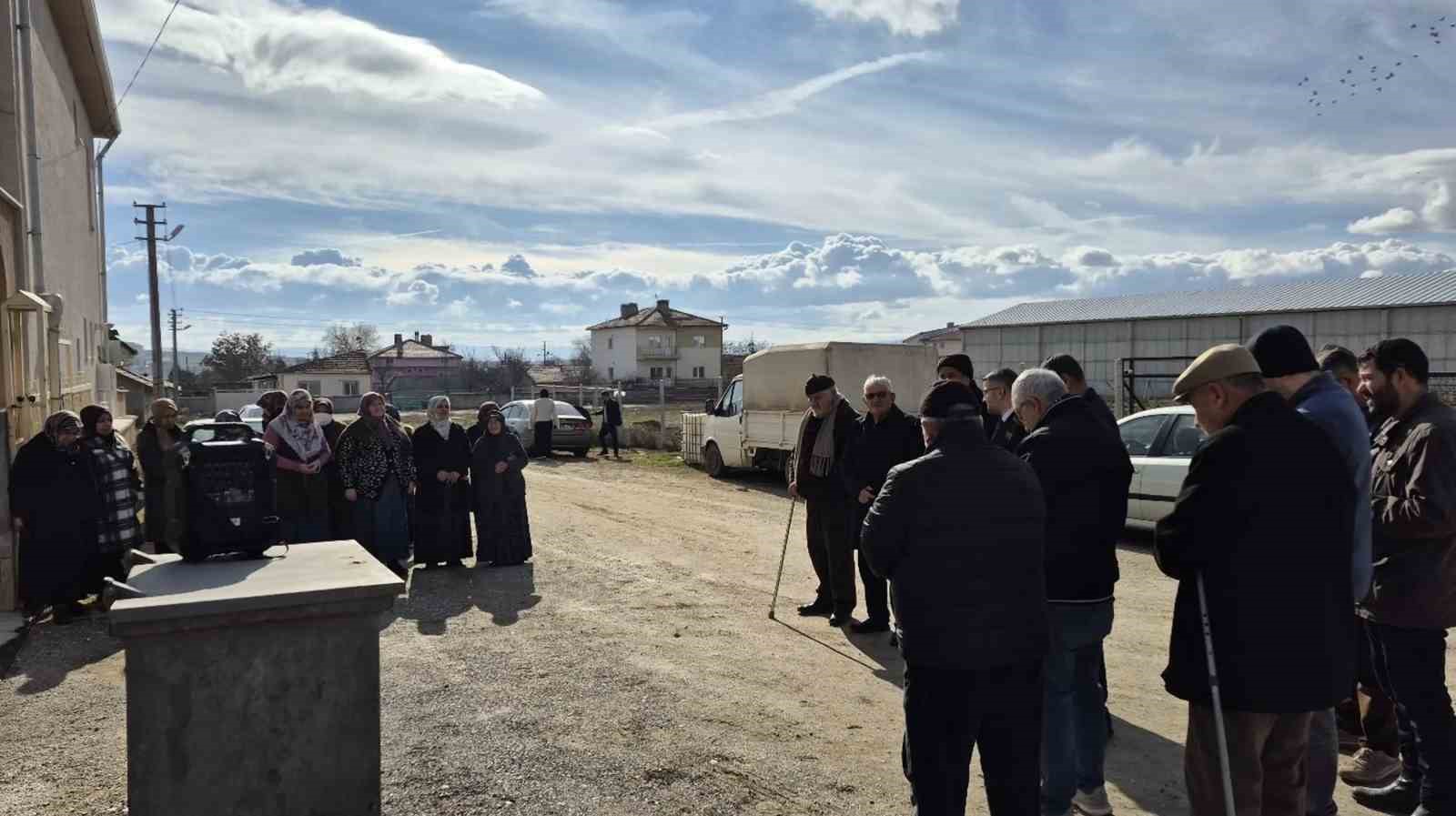 Çifteler’de umre yolcuları dualarla uğurlandı