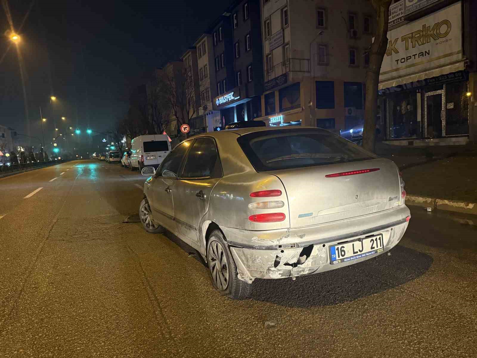 Bursa’da otomobil ile motosiklet çarpıştı: 2 yaralı