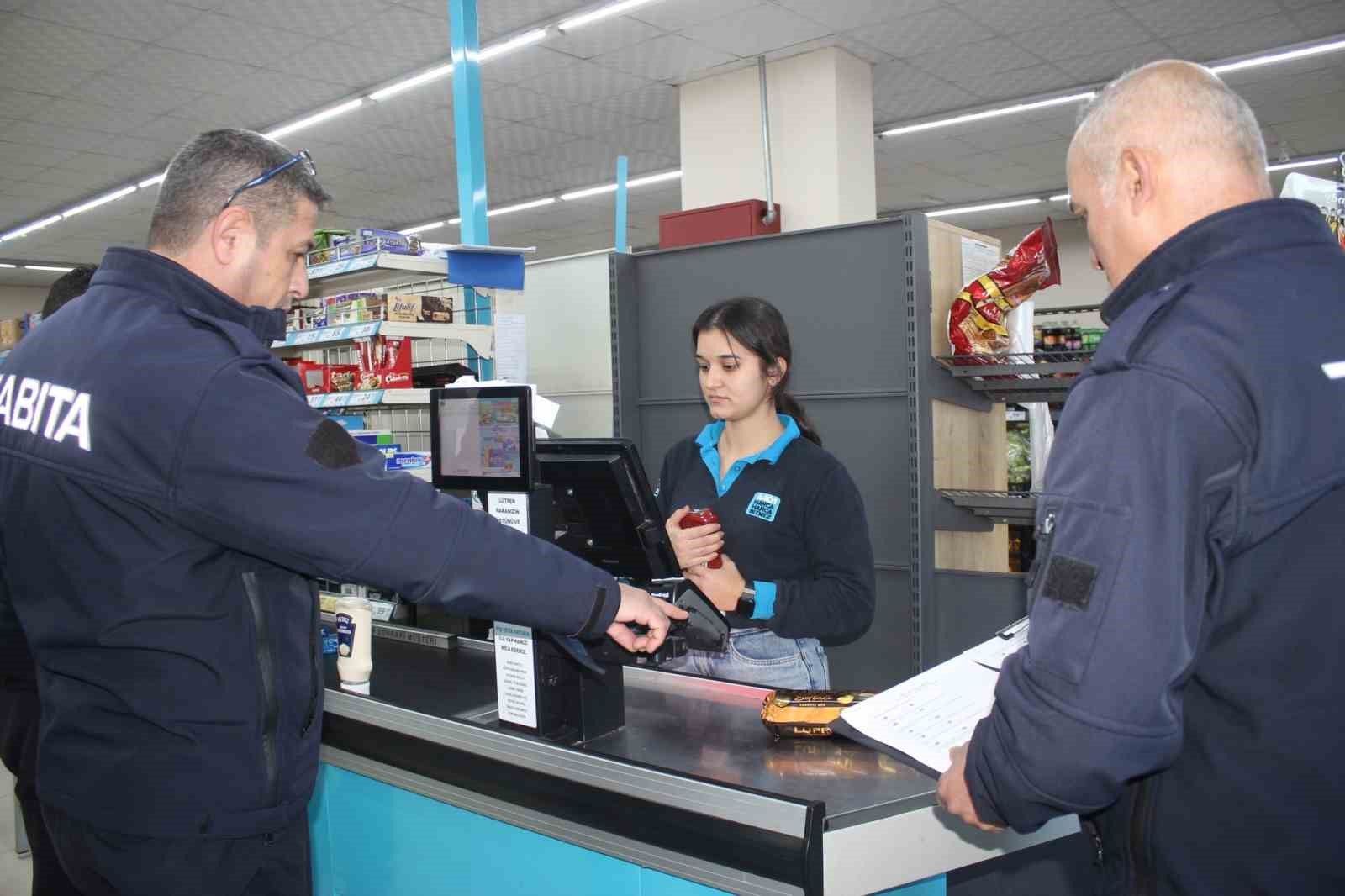 Sultanhisar’da zabıta ekipleri marketleri denetledi