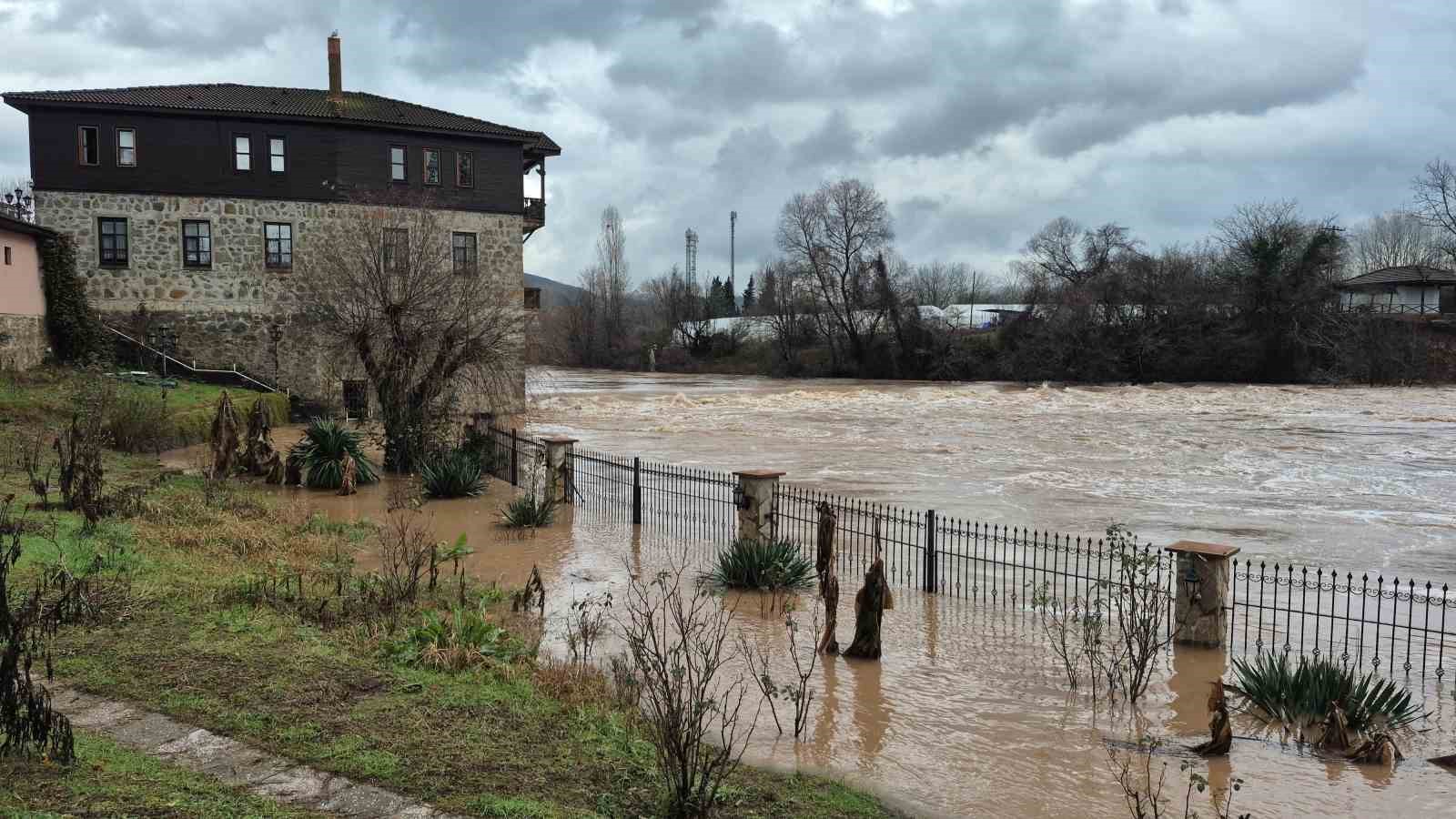 Bartın Irmağı taştı