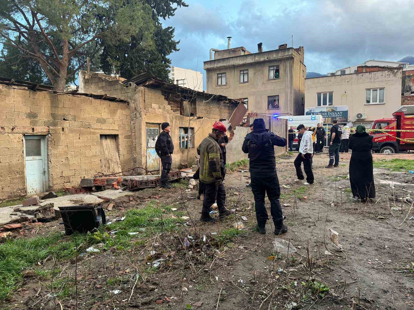 Bursa’da lodos can aldı. Lodosta yıkılan duvarın altında kalan genç hayatını kaybetti