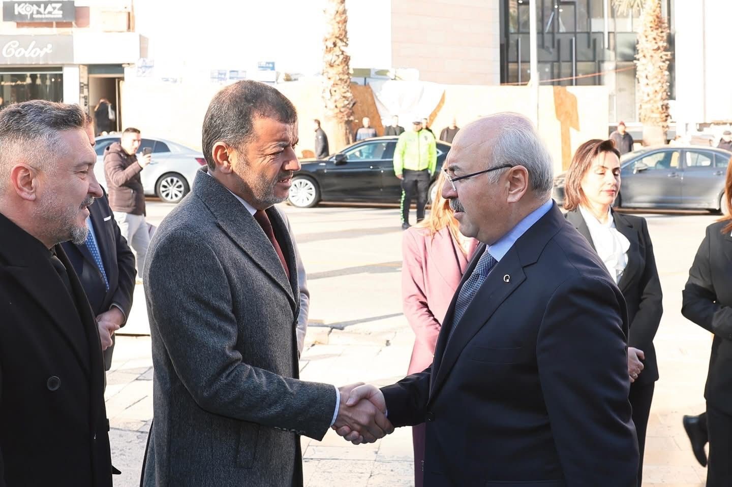 Denizli Vali Yavuz Selim Köşger göreve başladı