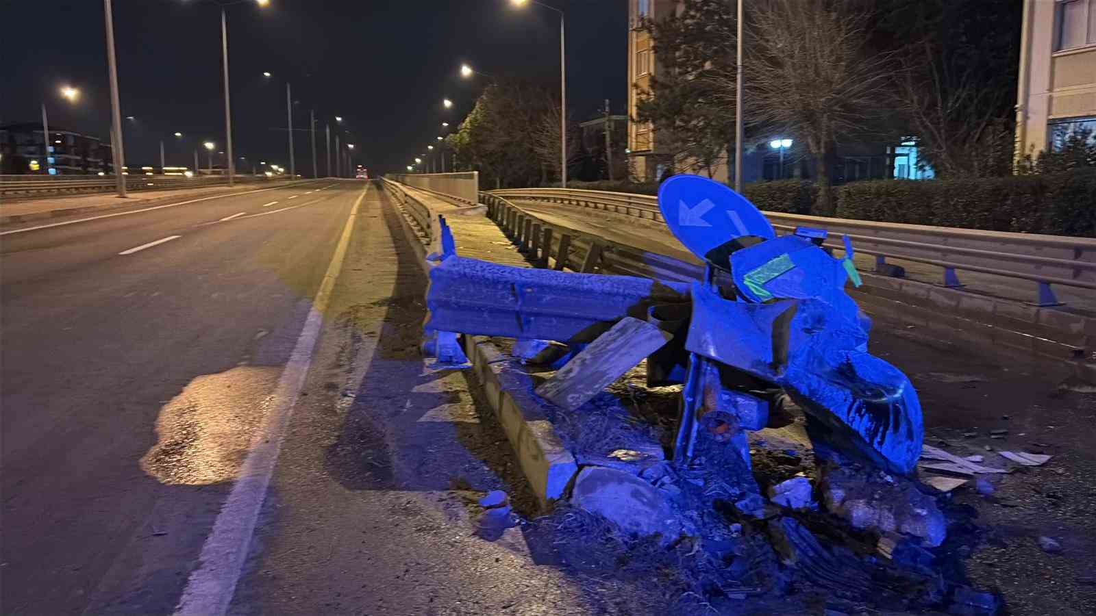 Alkollü sürücünün kullandığı araç bariyere ok gibi saplandı... O anlar kamerada