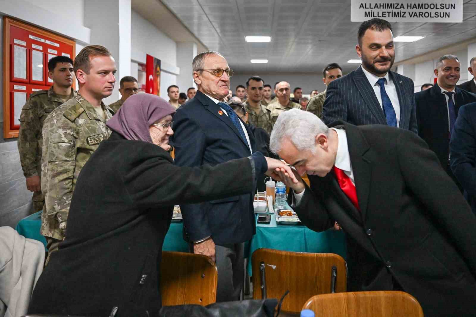 Kırklareli’nde şehit aileleri ve gaziler gönül sofrasında buluştu