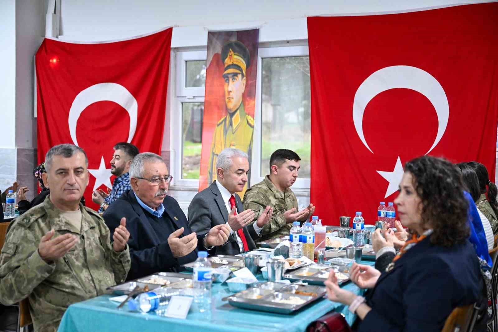 Kırklareli’nde şehit aileleri ve gaziler gönül sofrasında buluştu