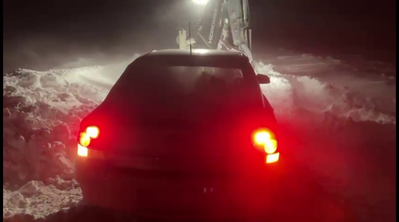 Sivas’ta kar ve tipi ulaşımda aksamalara neden oldu