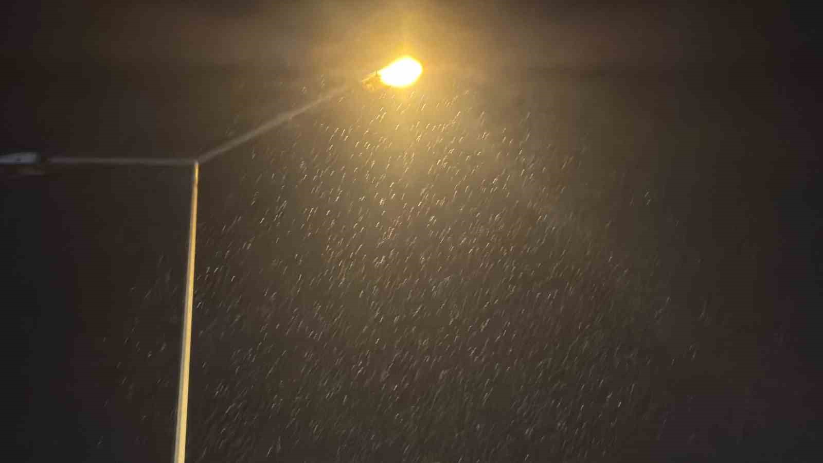 Düzce’de beklenen kar yağışı başladı