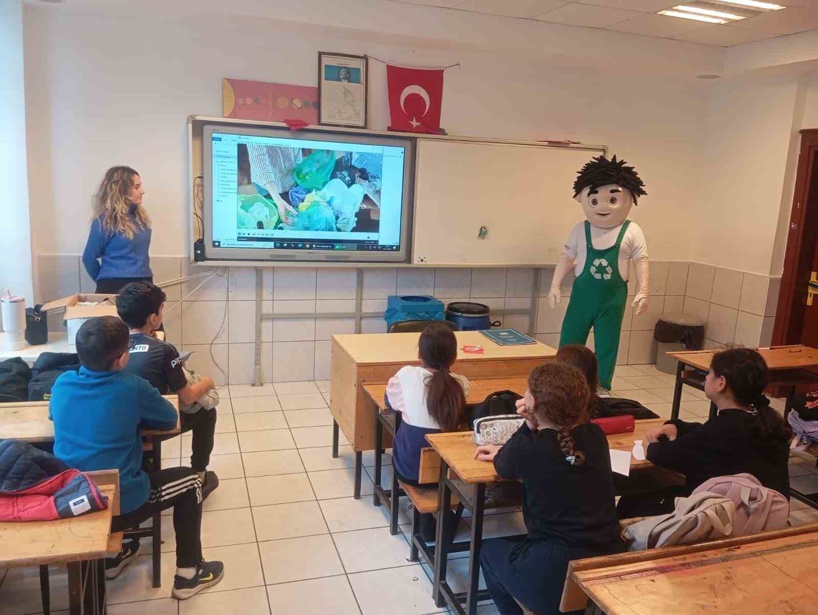 Kemer Belediyesi’nden öğrencilere sıfır atık eğitimi