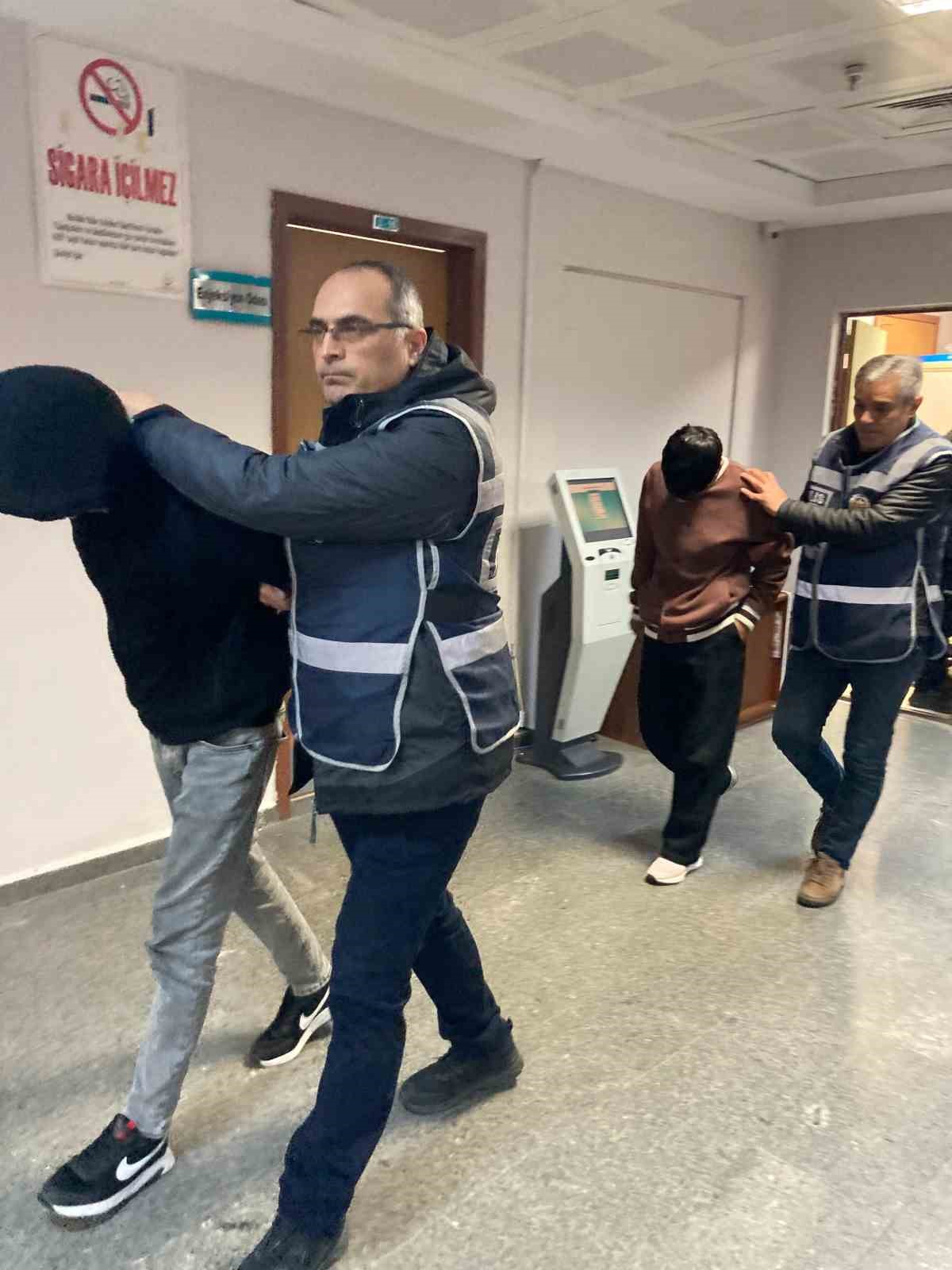 Akşehir’de çaldıkları motosikleti parçalarken yakalanan 2 kişi tutuklandı