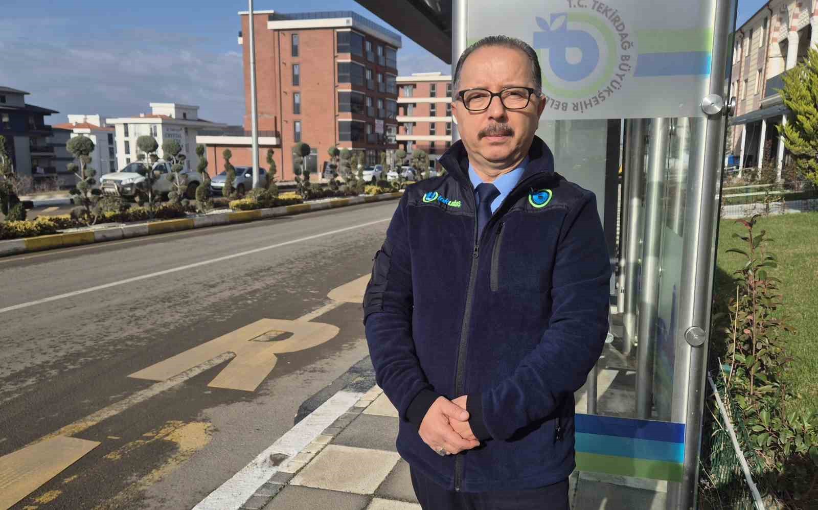 Halk otobüsü şoförü kalp krizi geçiren yolcuyu hastaneye yetiştirdi