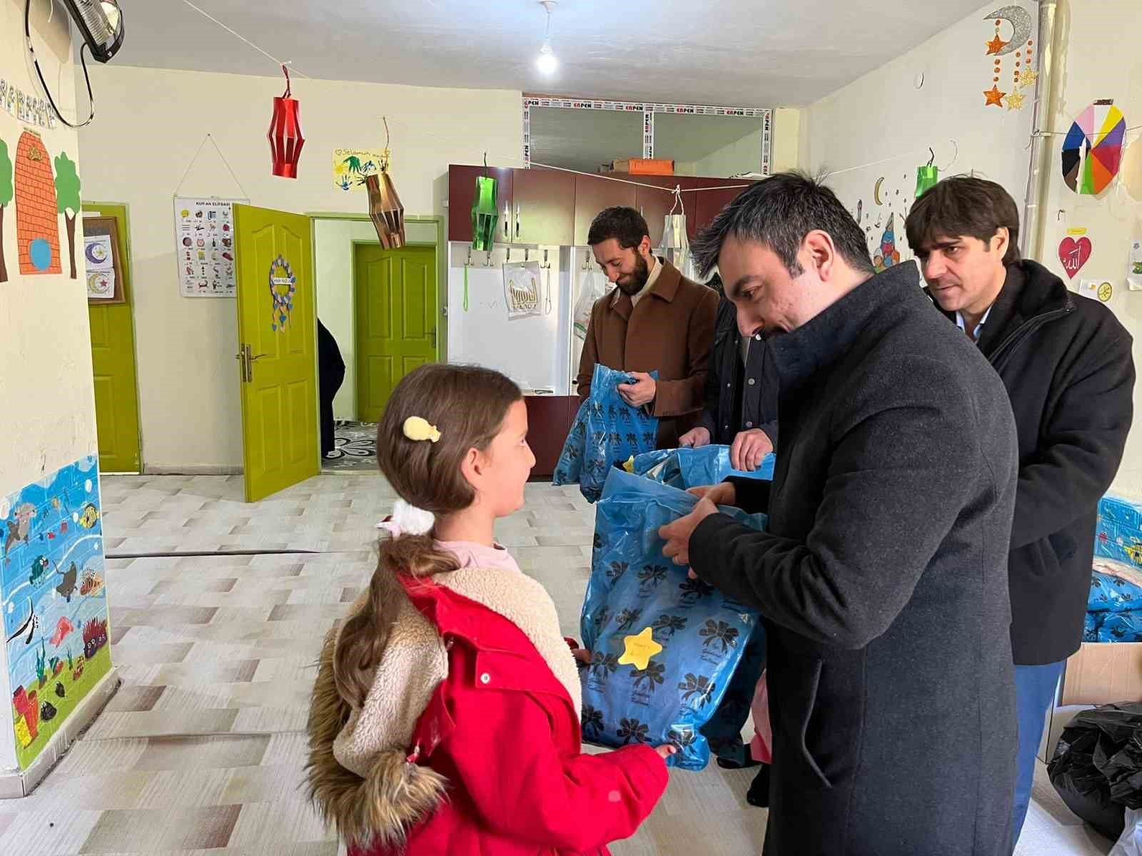 Dicle Kaymakamı Atış, Kur’an kursu öğrencileriyle bir araya geldi