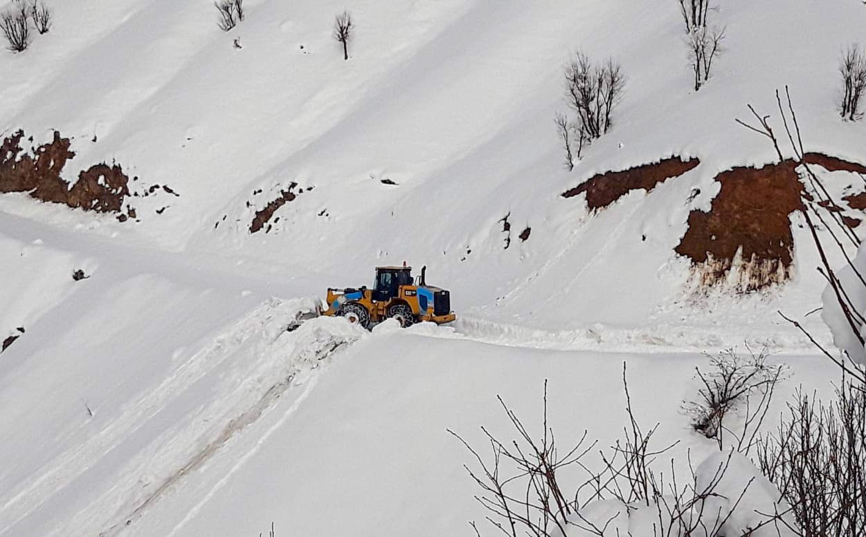 Diyarbakır’da kapanan yollar günler süren çalışmalar sonucu açıldı