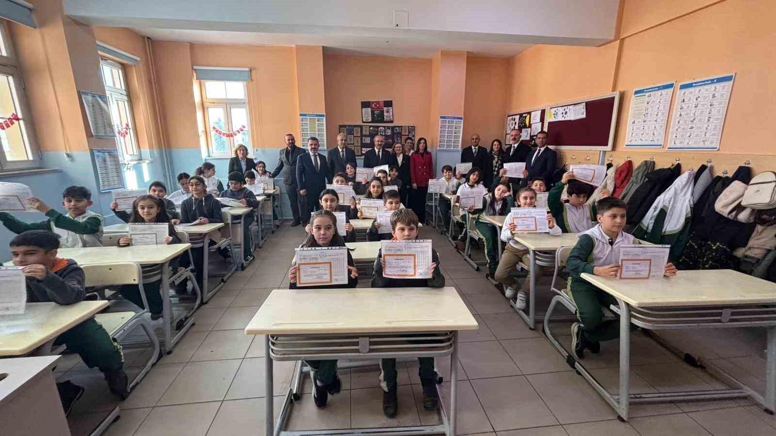 Çanakkale’de 80 bin 283 öğrenci karne aldı