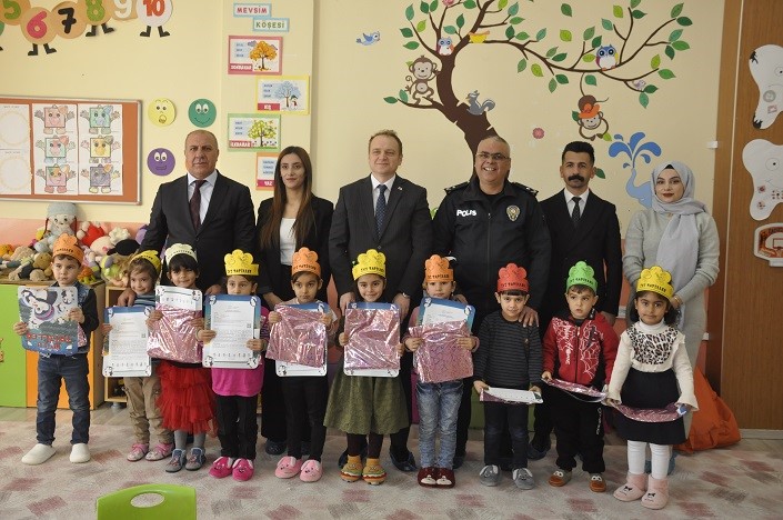 Bulanık’ta 17 bin öğrenci karne aldı