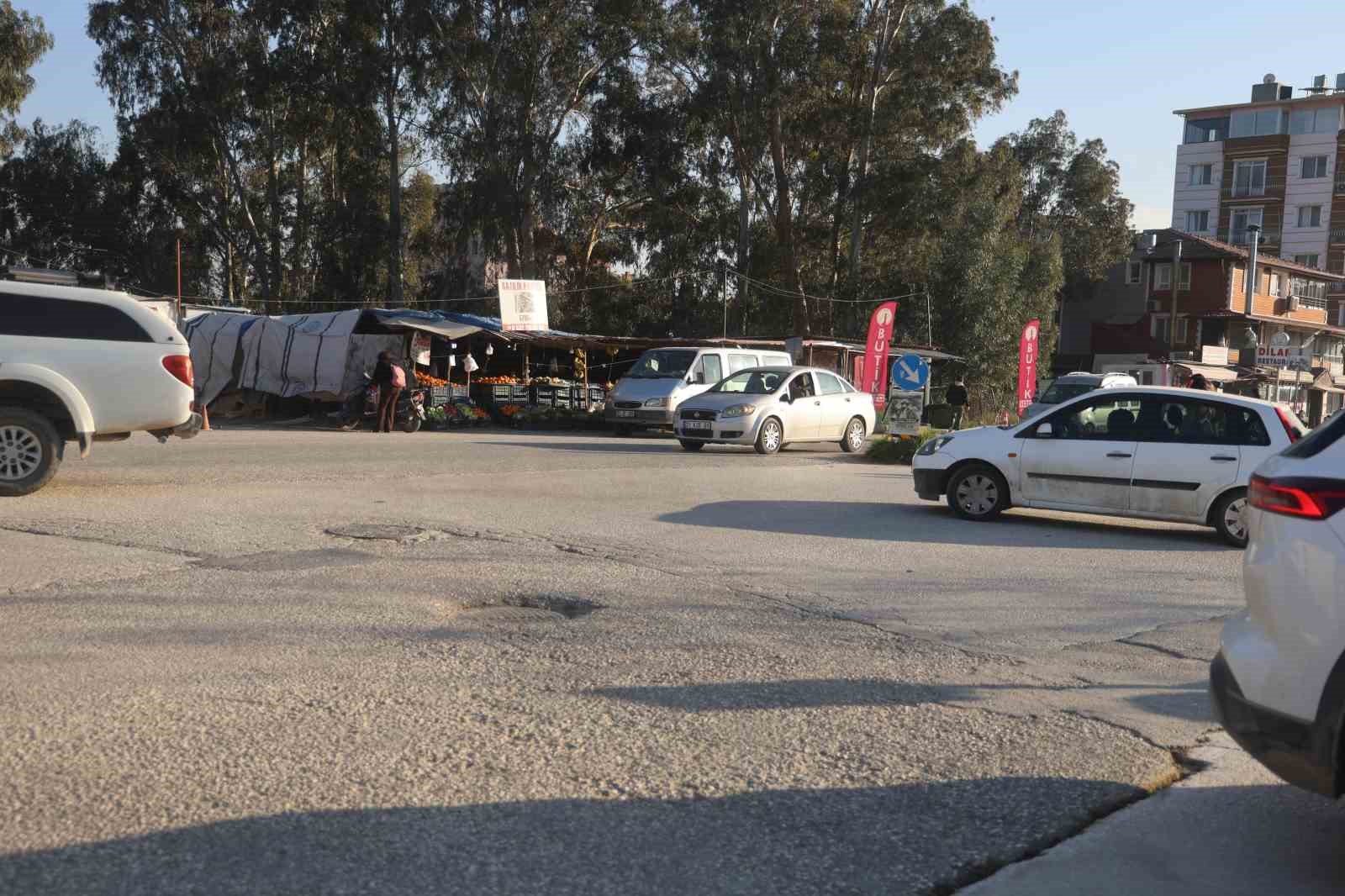 Kaza kavşağı haline gelen dönüşte yaşanan kaza kamerada