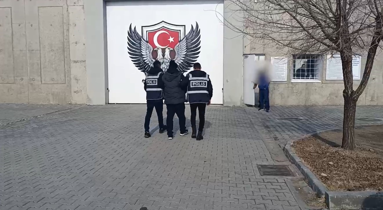 Iğdır’da uluslararası seviyede aranan hükümlü sınır kapısında yakalandı