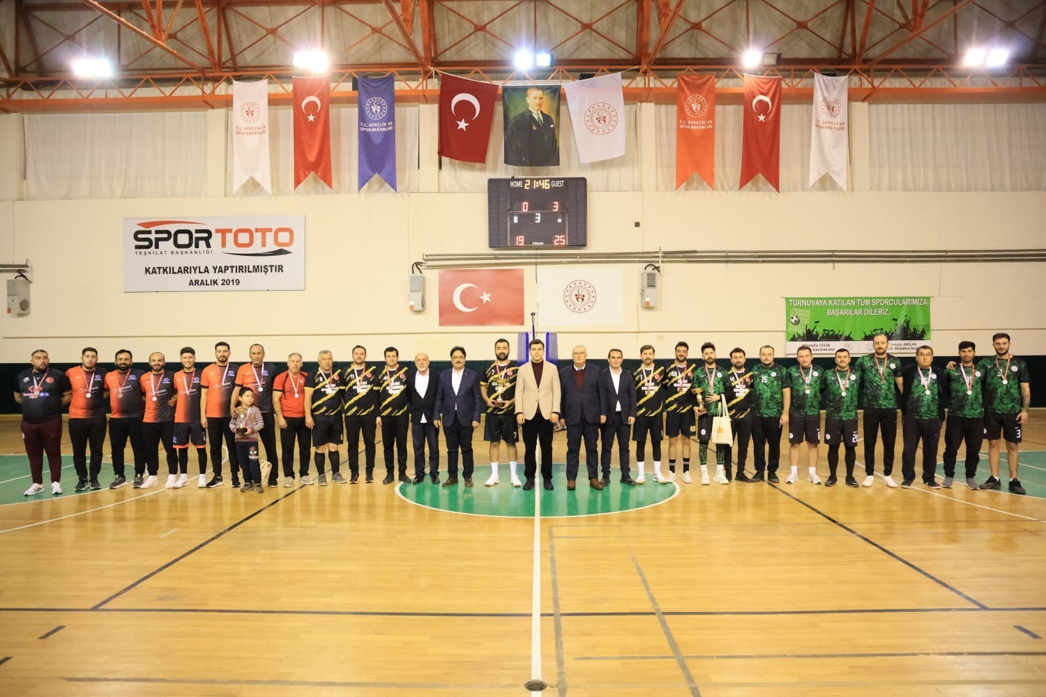 Çameli’de Kurumlar ve Mahalleler Arası Voleybol Turnuvası sona erdi