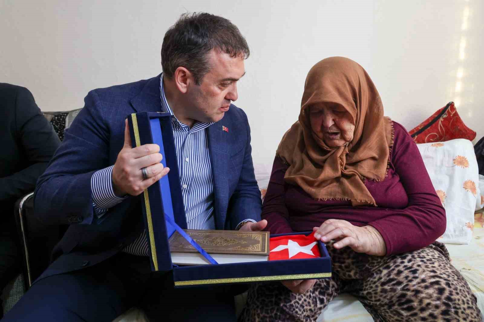 Vali Sözer Gölpazarı’nda şehit ailesi ile bir araya geldi