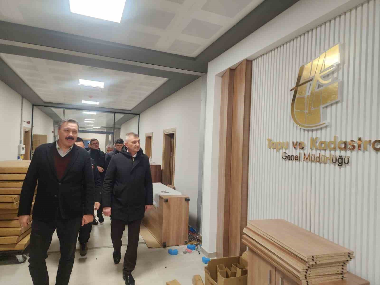 Gölcük’te yeni Hükümet Konağı binasında sona gelindi