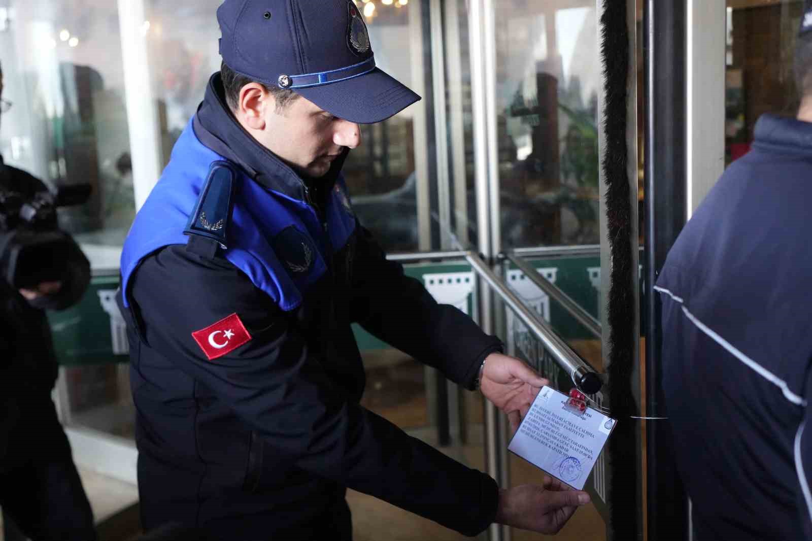 Kartepe’nin zirvesindeki ünlü otel, 33 eksik sebebiyle mühürlendi