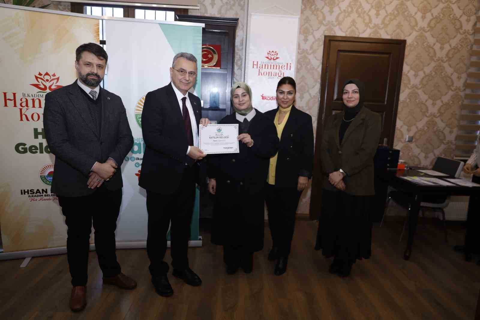 İlkadım’da kursiyerlerin sertifika heyecanı