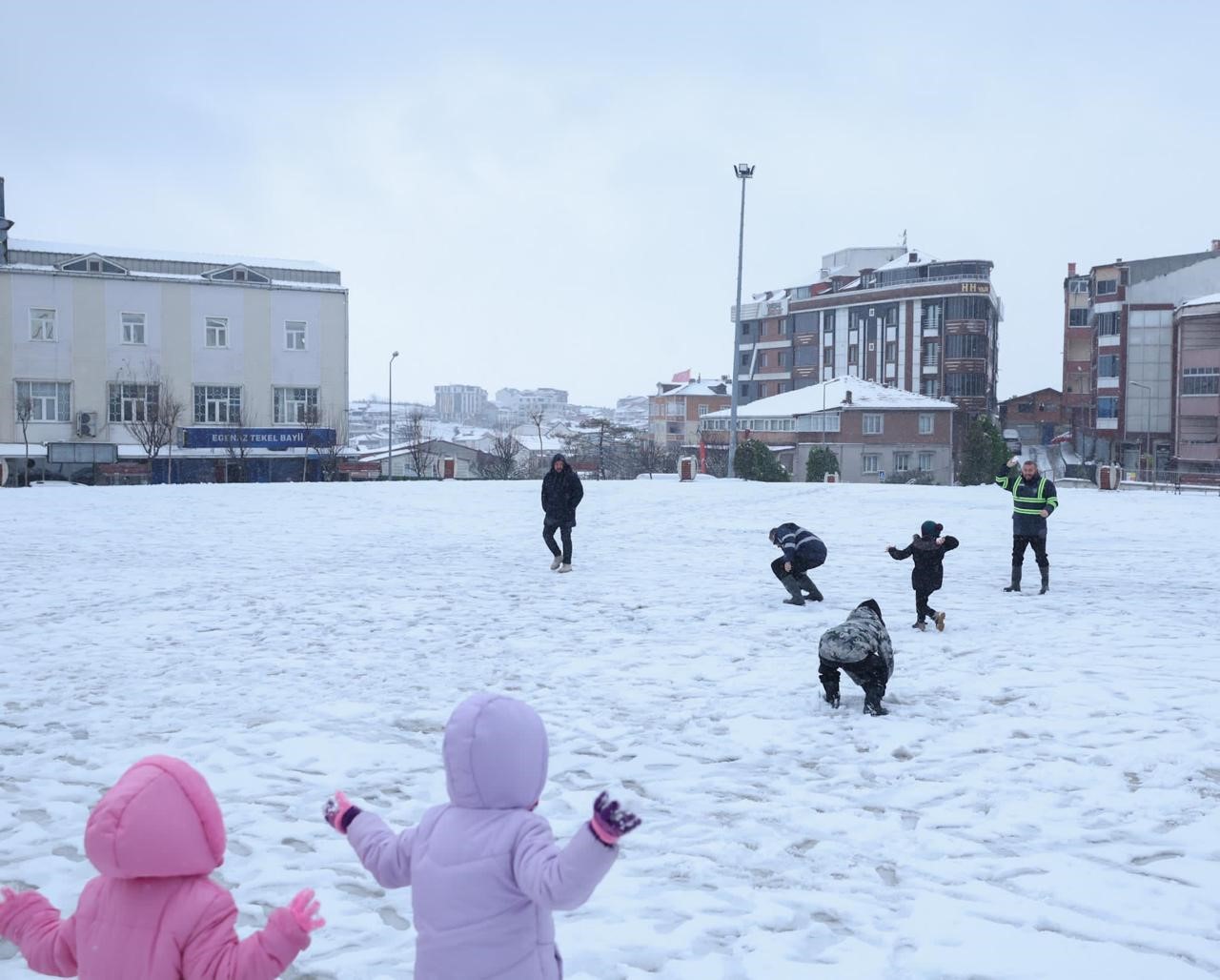 Arnavutköy’de tüm yollar açık: 120 araç, 700 personel sahada