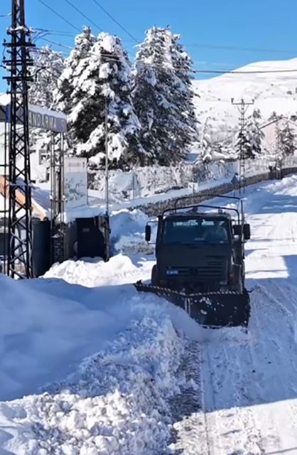 Hozat’ta jandarmadan kış mesaisi