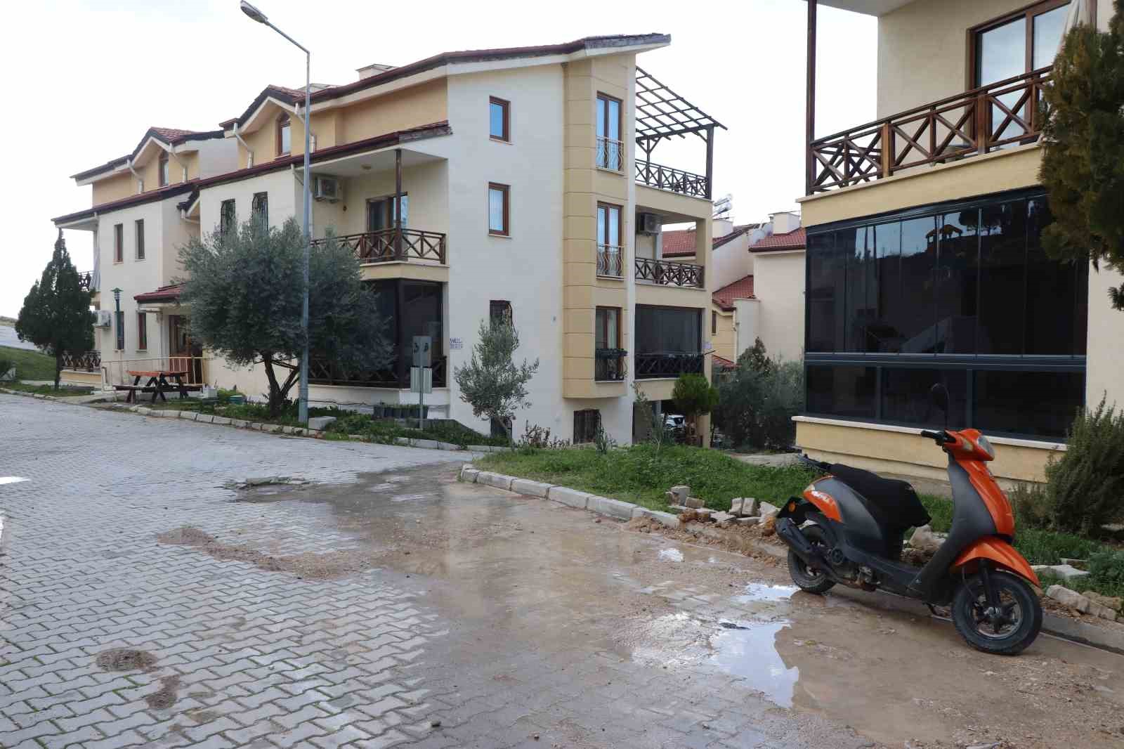 Denizli’de 258 dairelik sitenin altyapı sorununa yıllardır çözüm bulunamıyor