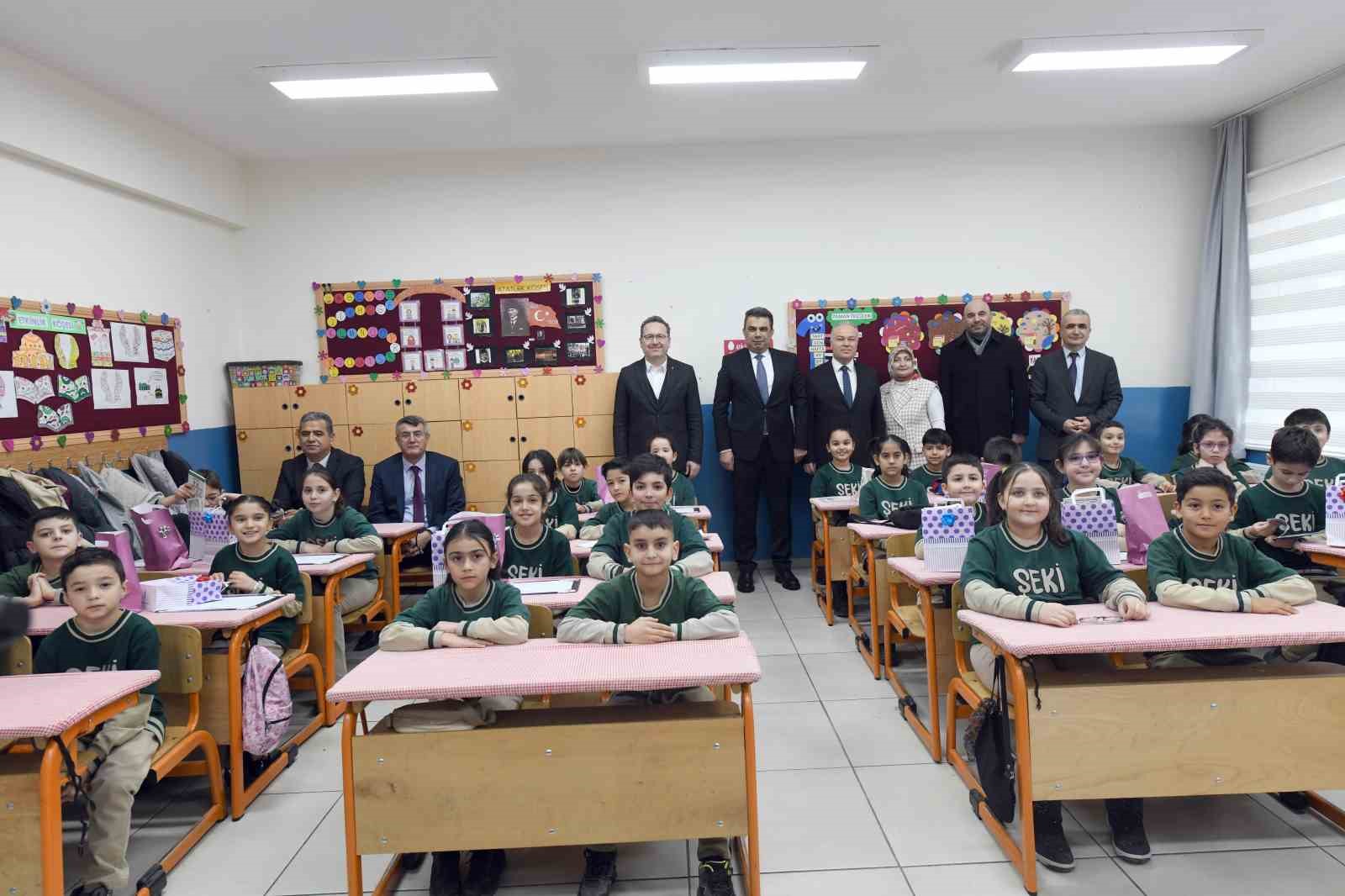 Kastamonu’da öğrenciler karne sevinci yaşadı