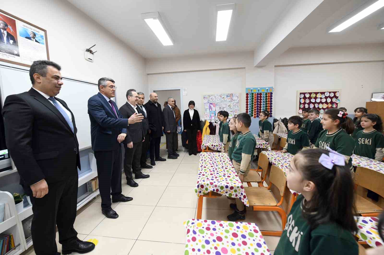 Kastamonu’da öğrenciler karne sevinci yaşadı