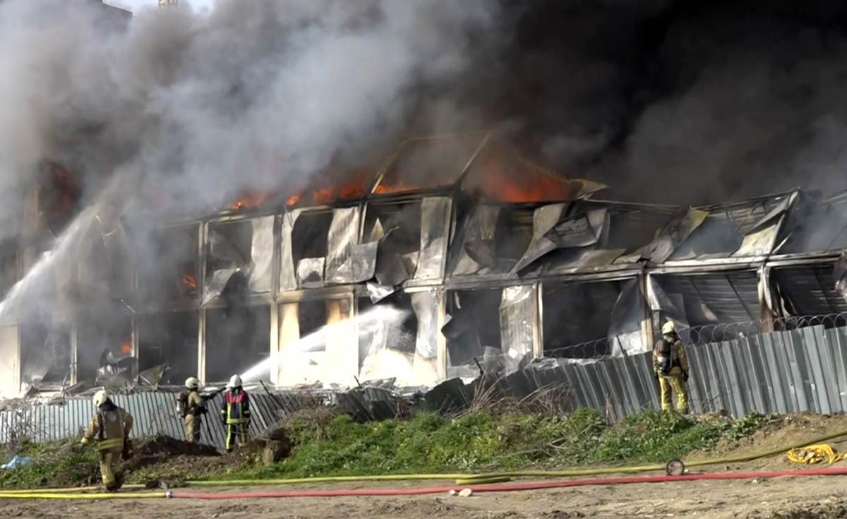 İşçilerin kaldığı konteynerde çıkan yangın kontrol altına alındı