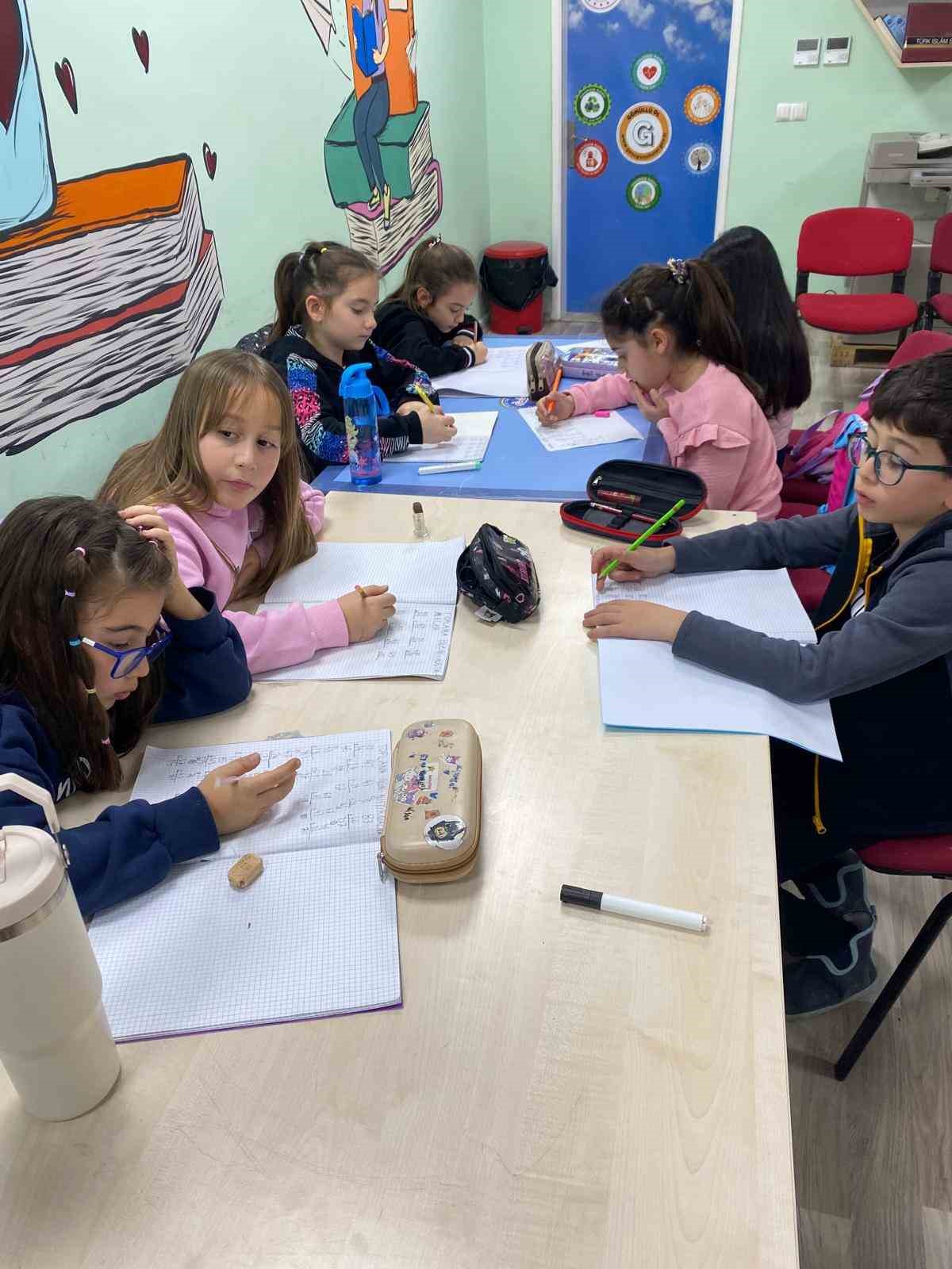 Menteşe’de çocuklar matematiği severek öğreniyor