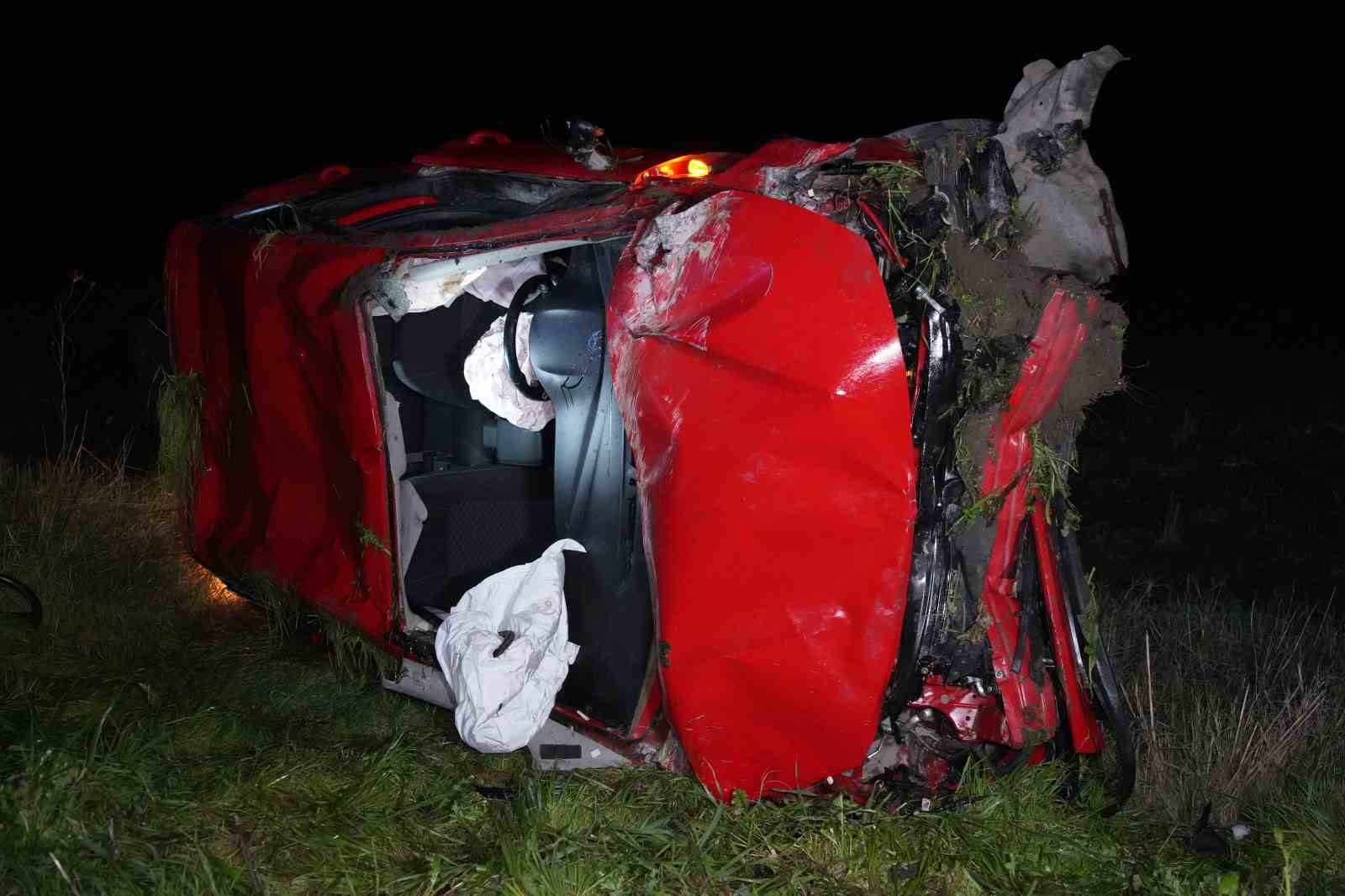 Edirne’de otomobil takla attı: 1’i ağır 2 yaralı