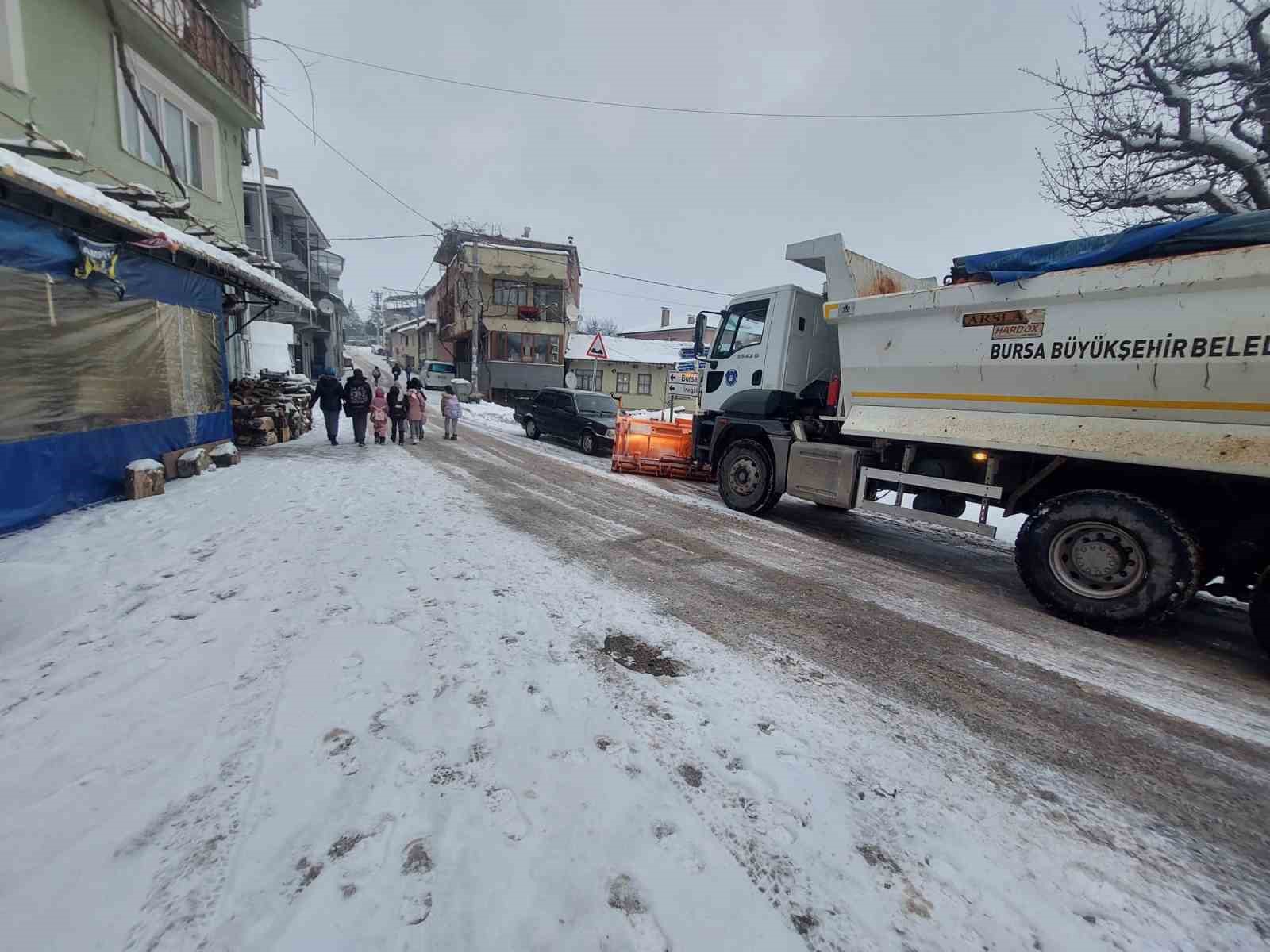 Bursa Büyükşehir’de kış mesaisi sürüyor