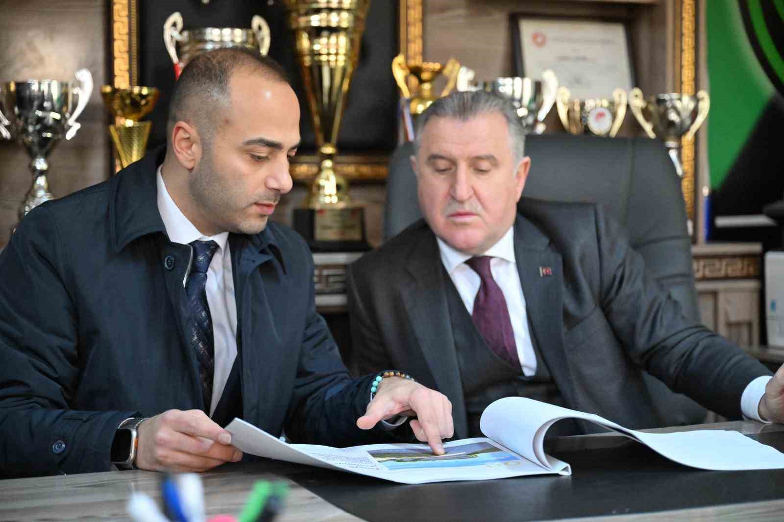 Gençlik ve Spor Bakanı Bak, Gaziosmanpaşa’da spor yatırımlarını yerinde inceledi