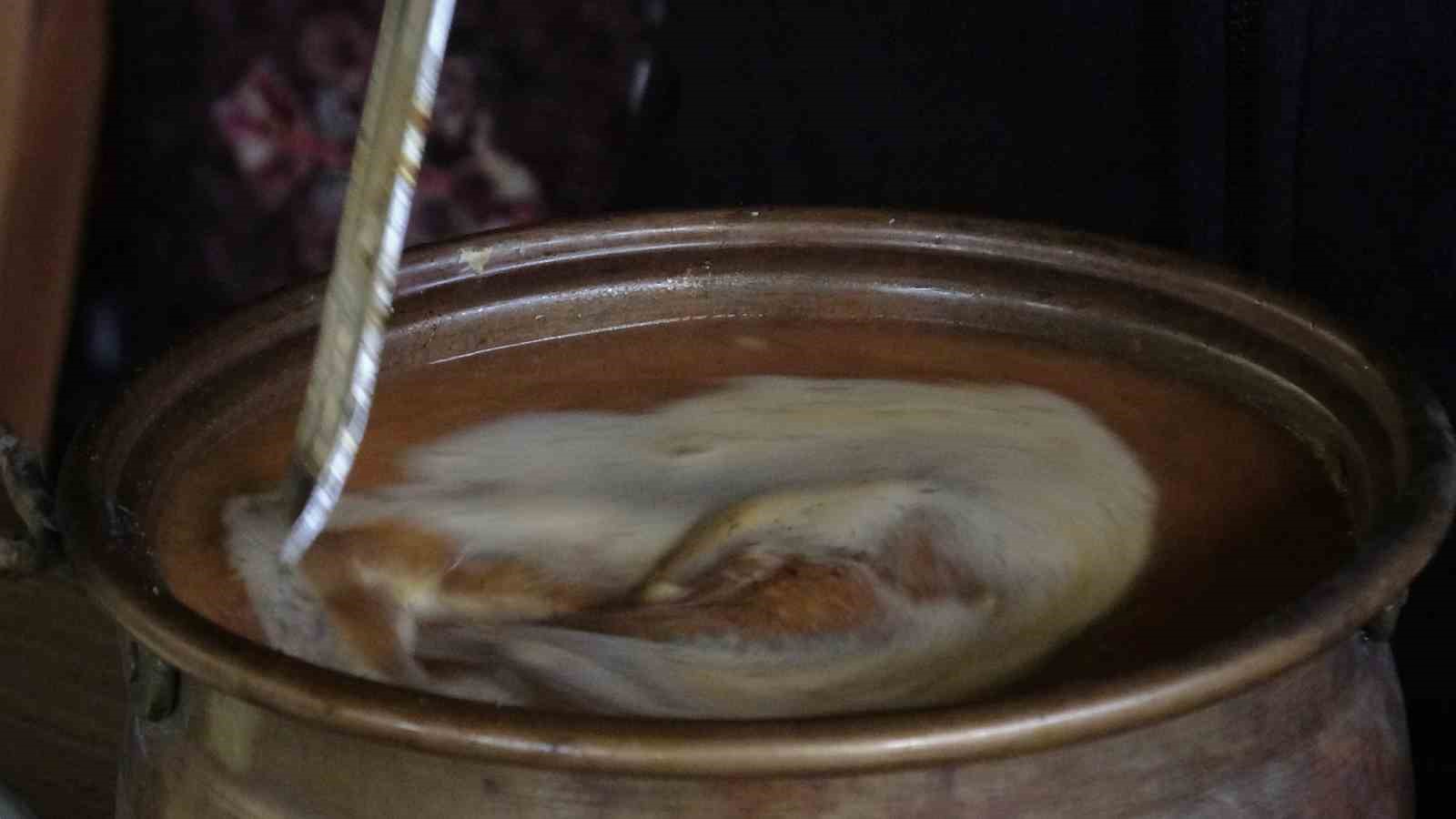 Kış aylarının doğal antibiyotiği tarhana çorbası yoğun talep görüyor