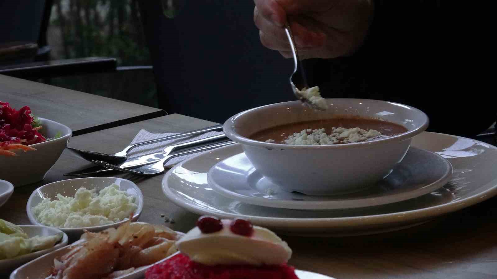 Kış aylarının doğal antibiyotiği tarhana çorbası yoğun talep görüyor