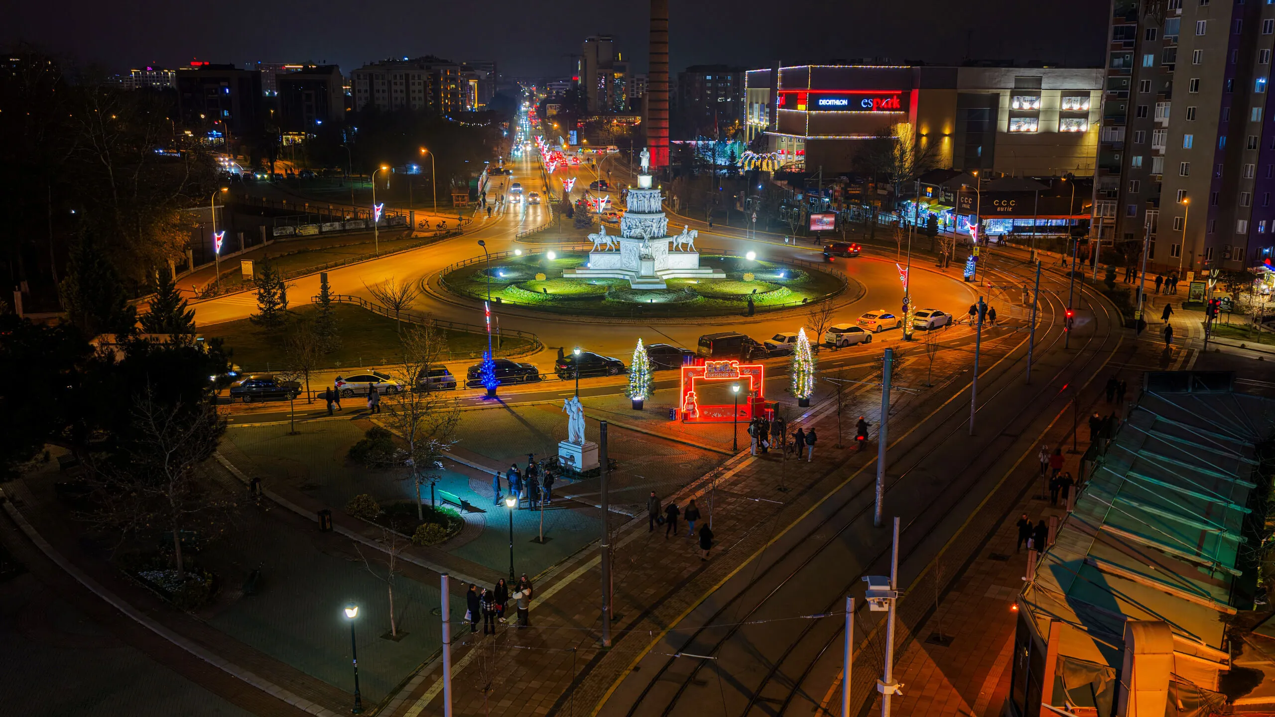 “Sevgiyle, Emekle, Özenle”: Eskişehir’in 2026 ruhu sokaklara taştı!